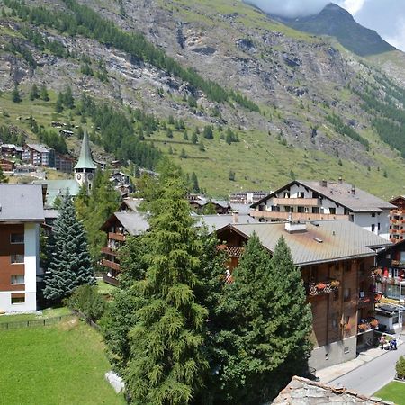 Hotel Rhodania Zermatt Bagian luar foto