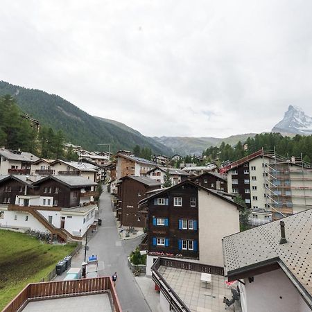 Hotel Rhodania Zermatt Bagian luar foto
