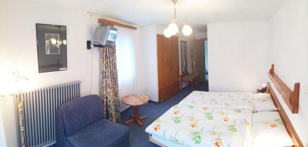 Hotel Rhodania Zermatt Bagian luar foto