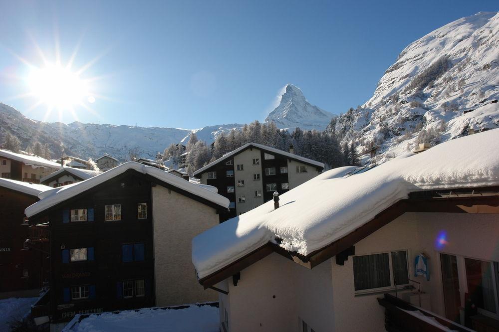 Hotel Rhodania Zermatt Bagian luar foto