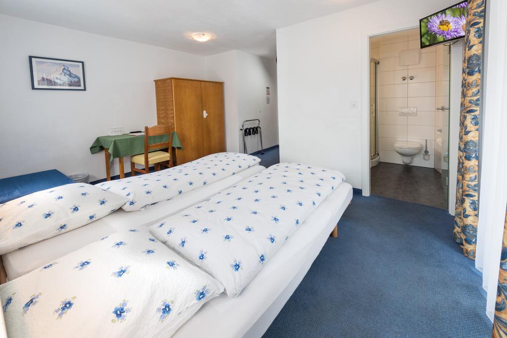 Hotel Rhodania Zermatt Bagian luar foto
