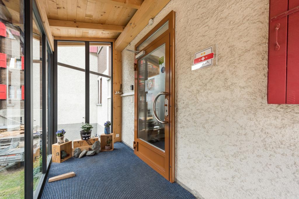 Hotel Rhodania Zermatt Bagian luar foto
