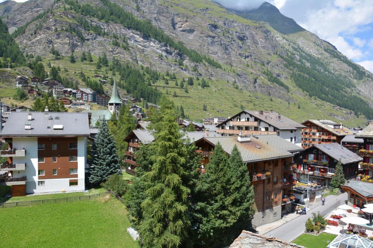 Hotel Rhodania Zermatt Bagian luar foto