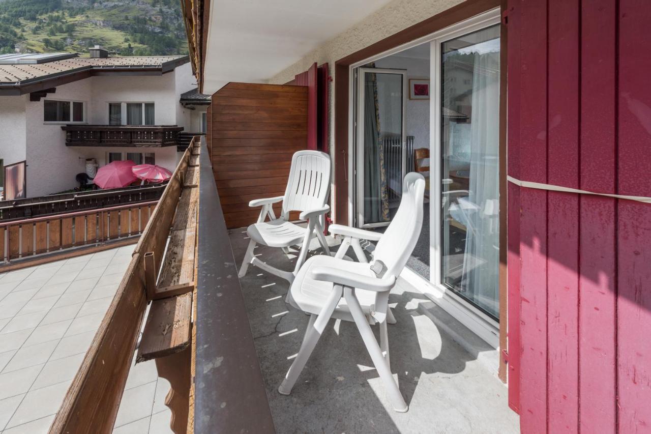 Hotel Rhodania Zermatt Bagian luar foto