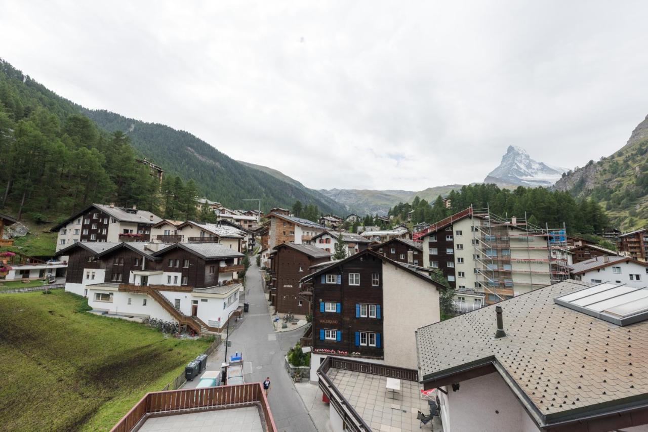 Hotel Rhodania Zermatt Bagian luar foto